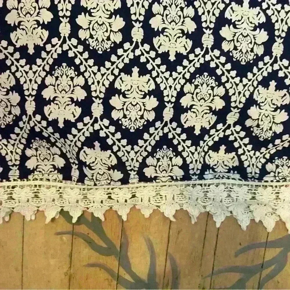 Buttons Women’s Racerback Sundress Size L Navy Cream Print Crocheted Hem Back - Picture 8 of 11